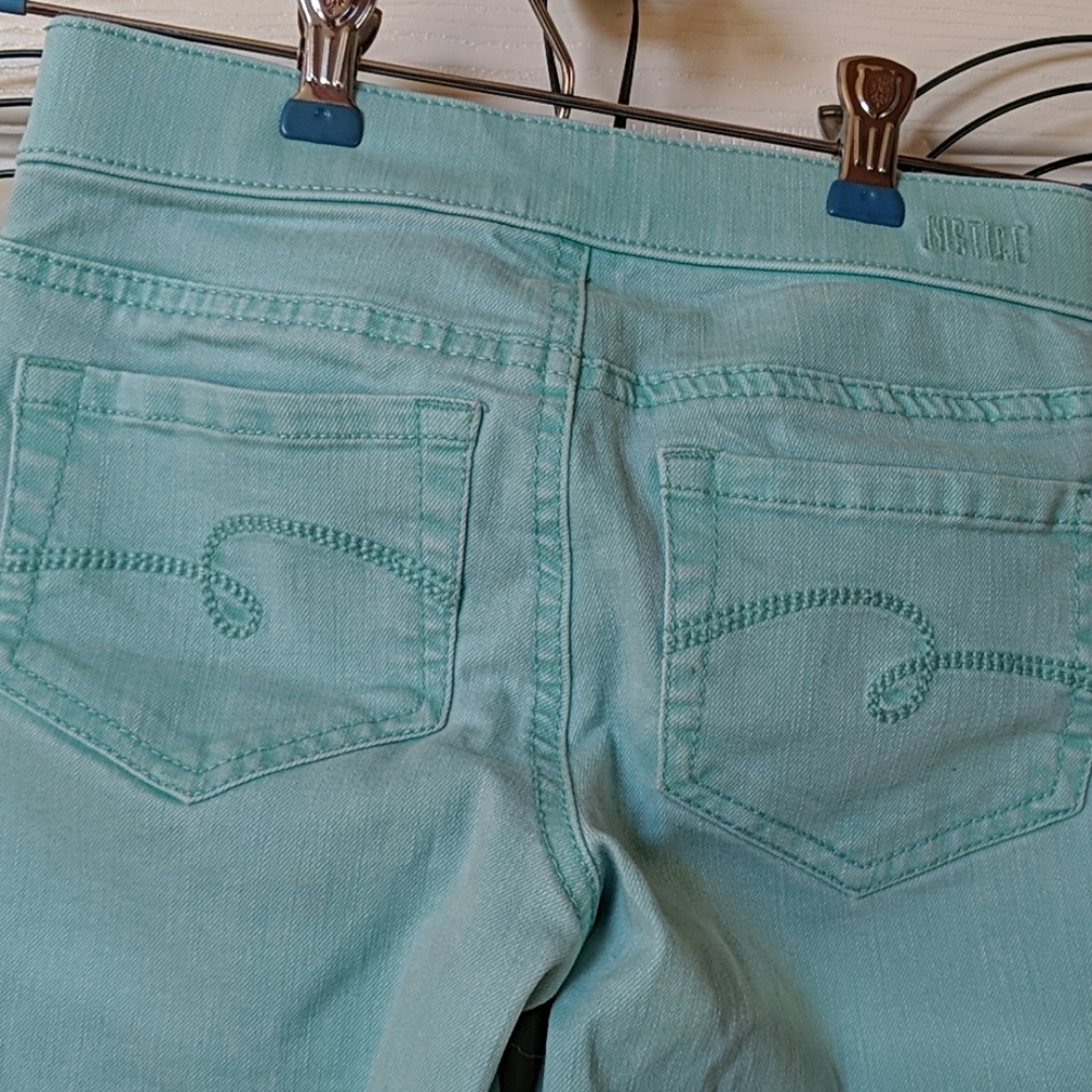 Capris - Picture 4 of 4